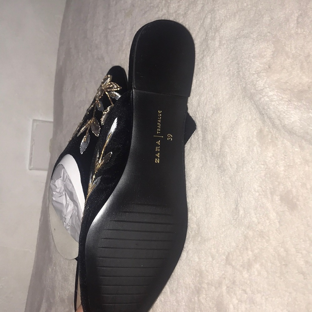 I’m selling these brand new Zara shoes. - Picture 4 of 4